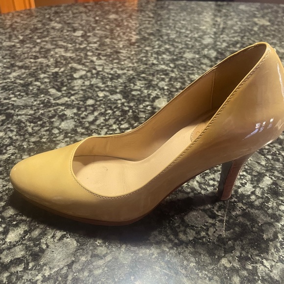 Beautiful Chelsea patent‎ leather Cole Haan/Nike Air pumps - Picture 9 of 9